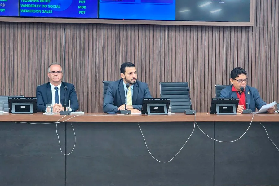Vereadores debatem problemas na coleta pública de lixo e tramitam PL do REFIS 2026