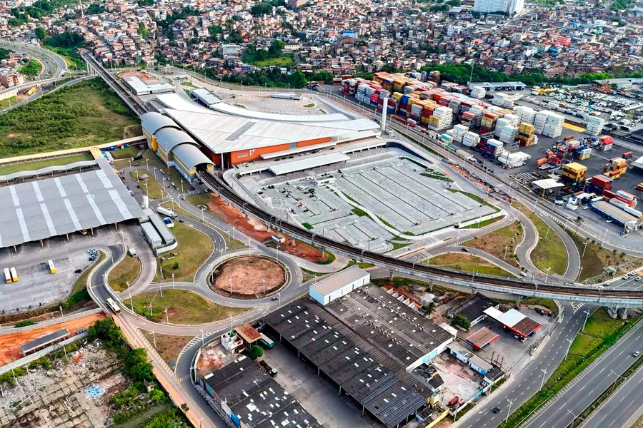 Estado investe em transporte moderno enquanto a Prefeitura deixa população de Salvador refém de ônibus velhos