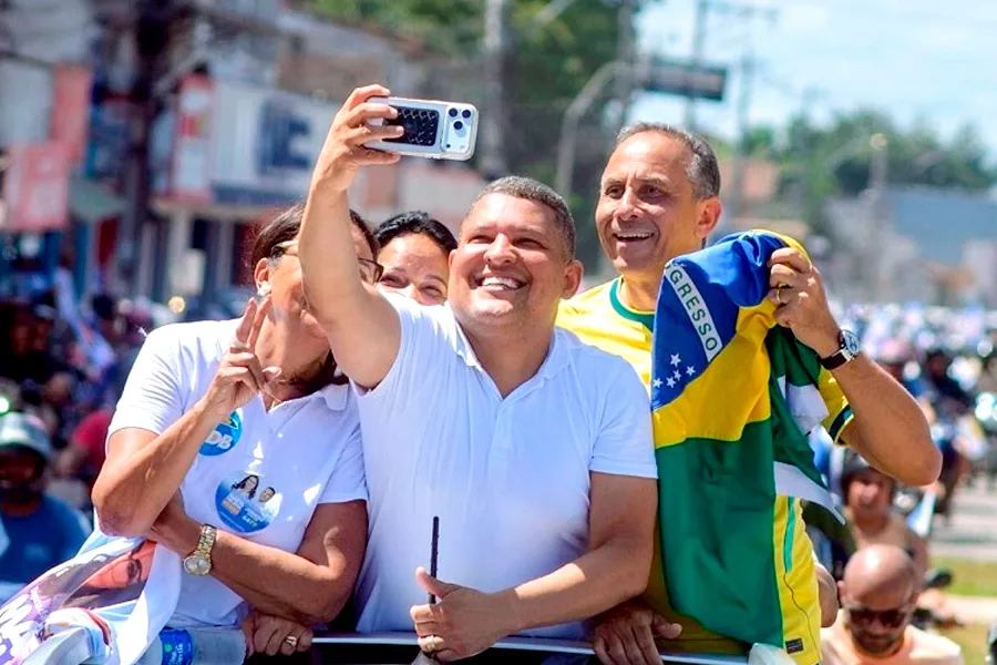 Jonatas Santos reúne milhares de apoiadores na maior motociata de Teixeira de Freitas