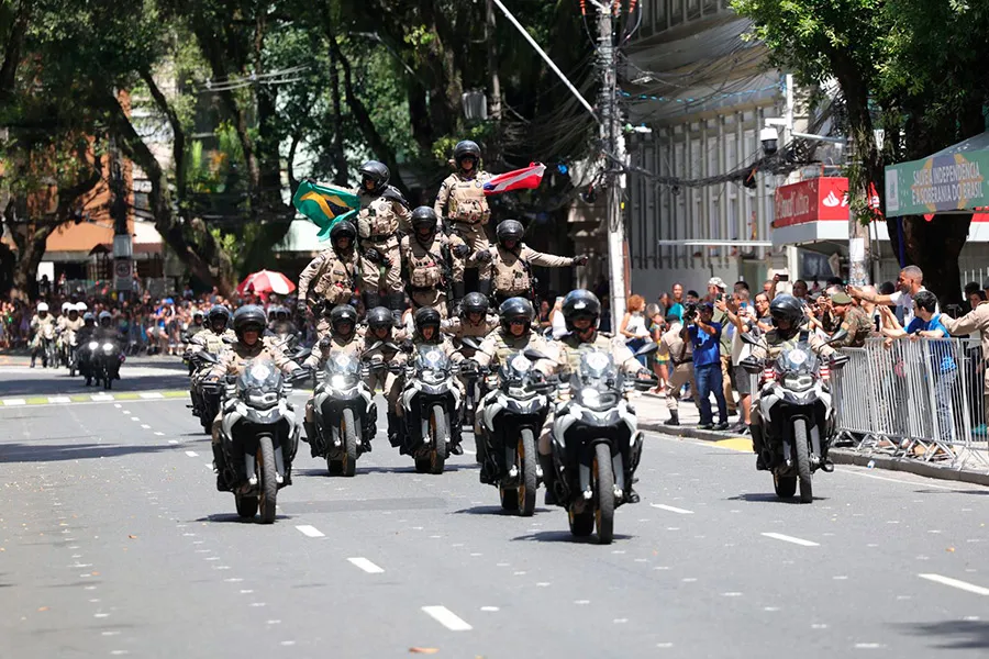 Desfile cívico-militar marca celebração dos 204 anos da Independência do Brasil em Salvador Desfile cívico-militar marca celebração dos 204 anos da Independência do Brasil em Salvador