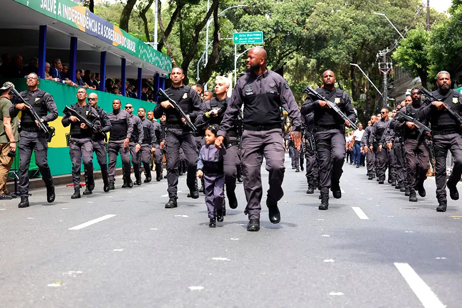 Desfile cívico-militar marca celebração dos 204 anos da Independência do Brasil em Salvador Desfile cívico-militar marca celebração dos 204 anos da Independência do Brasil em Salvador