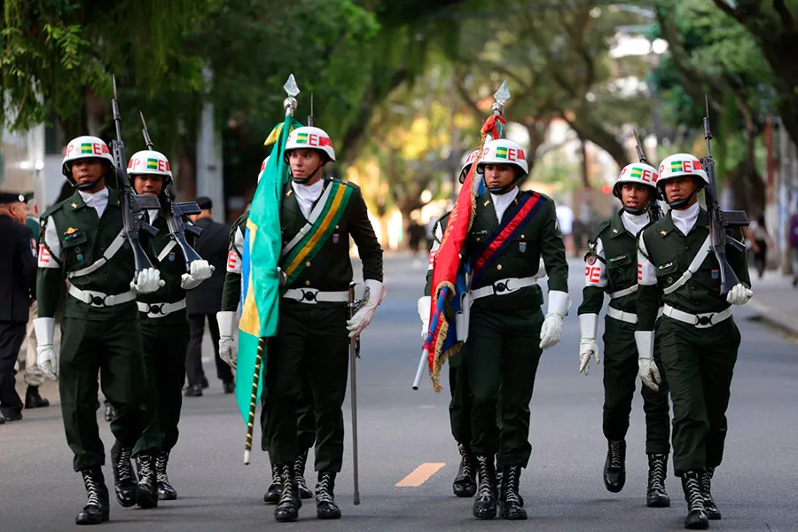 Desfile cívico-militar marca celebração dos 204 anos da Independência do Brasil em Salvador Desfile cívico-militar marca celebração dos 204 anos da Independência do Brasil em Salvador