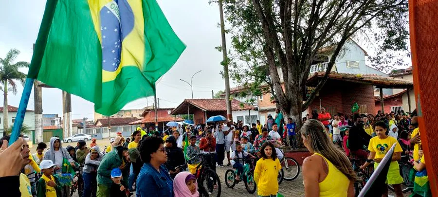 Passeio ciclístico da ACE celebra o patriotismo com apoio da Prefeitura de Mucuri