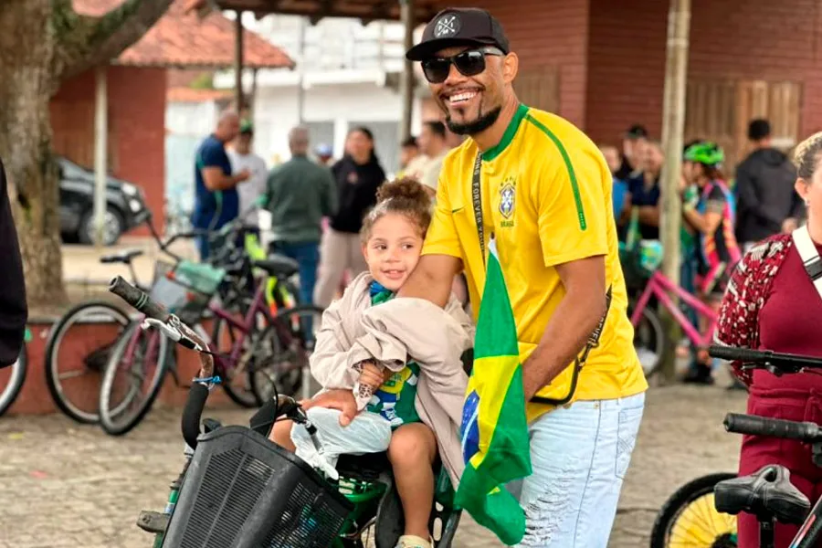 Passeio ciclístico da ACE celebra o patriotismo com apoio da Prefeitura de Mucuri