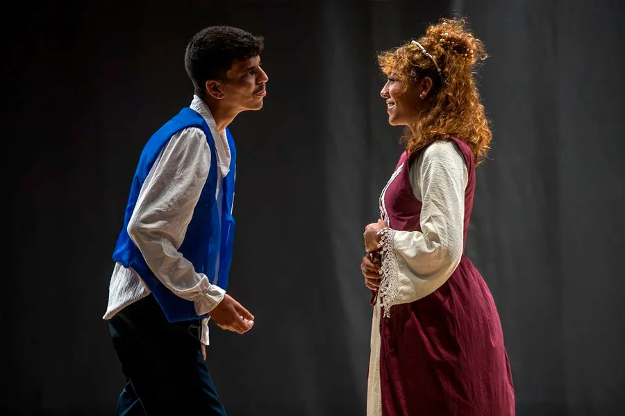 Teatro Escola Antônio Chicon Sobrinho abre as portas com noite de música, dança e teatro em Teixeira de Freitas Teatro Escola Antônio Chicon Sobrinho abre as portas com noite de música, dança e teatro em Teixeira de Freitas