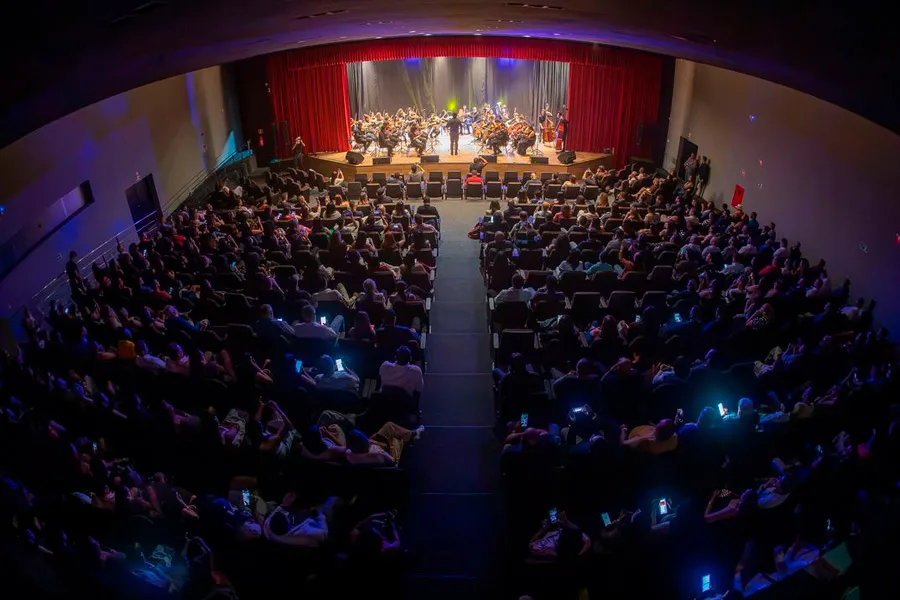 Teatro Escola Antônio Chicon Sobrinho abre as portas com noite de música, dança e teatro em Teixeira de Freitas Teatro Escola Antônio Chicon Sobrinho abre as portas com noite de música, dança e teatro em Teixeira de Freitas