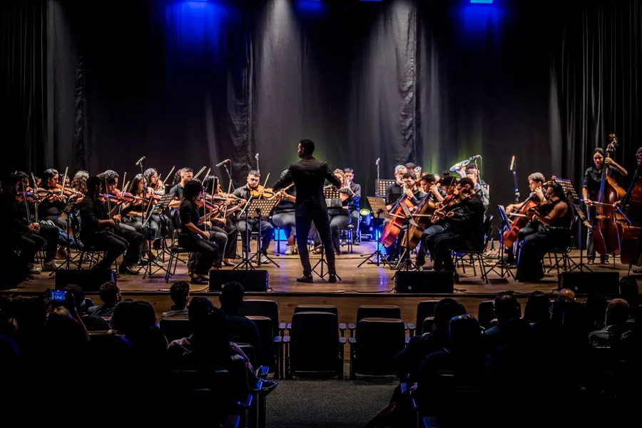 Teatro Escola Antônio Chicon Sobrinho abre as portas com noite de música, dança e teatro em Teixeira de Freitas Teatro Escola Antônio Chicon Sobrinho abre as portas com noite de música, dança e teatro em Teixeira de Freitas