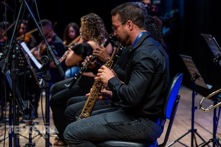 Teatro Escola Antônio Chicon Sobrinho abre as portas com noite de música, dança e teatro em Teixeira de Freitas Teatro Escola Antônio Chicon Sobrinho abre as portas com noite de música, dança e teatro em Teixeira de Freitas