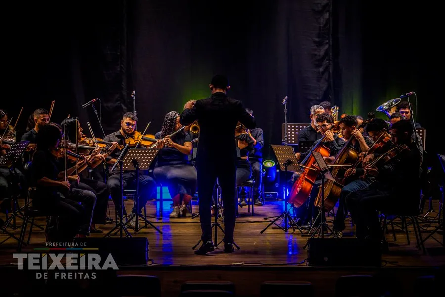 Teatro Escola Antônio Chicon Sobrinho abre as portas com noite de música, dança e teatro em Teixeira de Freitas Teatro Escola Antônio Chicon Sobrinho abre as portas com noite de música, dança e teatro em Teixeira de Freitas