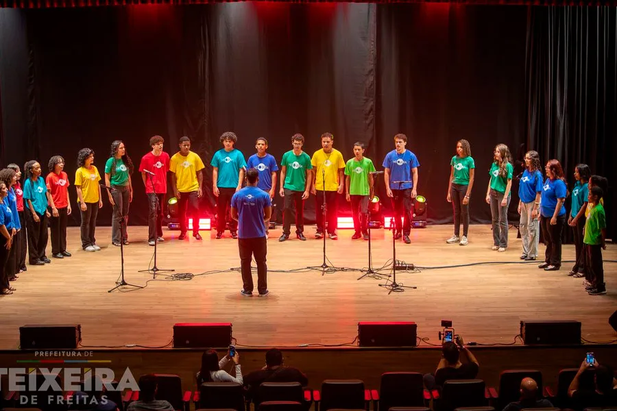 Teatro Escola Antônio Chicon Sobrinho abre as portas com noite de música, dança e teatro em Teixeira de Freitas Teatro Escola Antônio Chicon Sobrinho abre as portas com noite de música, dança e teatro em Teixeira de Freitas