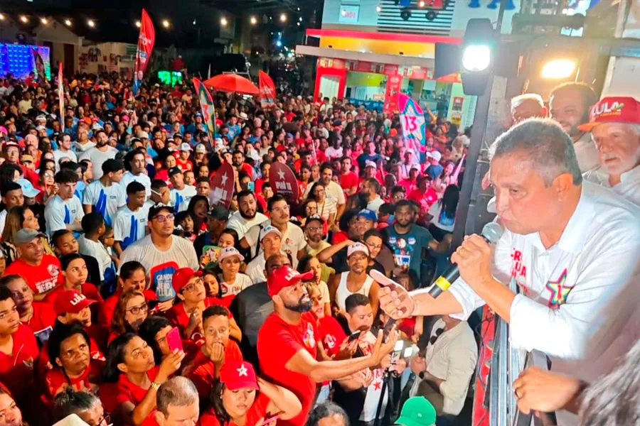 Diante de multidão em Jequié, Rui fala em paixão pela cidade, agradece confiança e aposta em nova vitória de Jerônimo