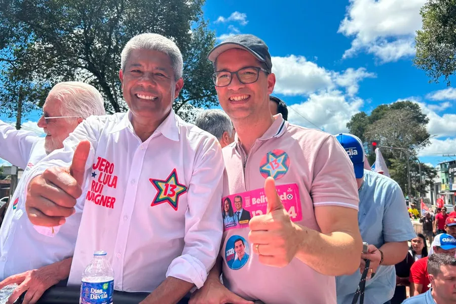 Do União Brasil de ACM Neto, prefeito de Teixeira de Freitas comanda carreata gigante ao lado de Jerônimo Do União Brasil de ACM Neto, prefeito de Teixeira de Freitas comanda carreata gigante ao lado de Jerônimo