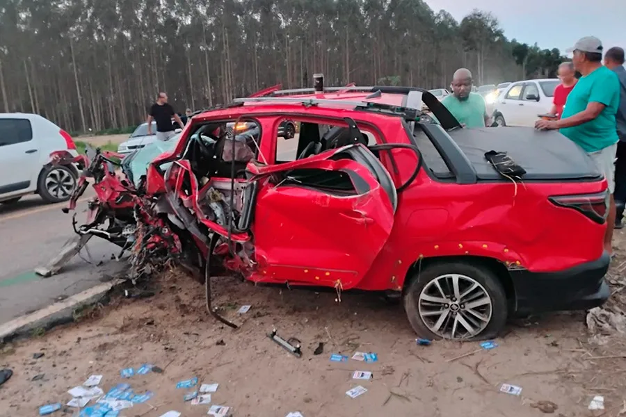 Ex-vereador e mais três morrem após grave acidente entre carros em Mucuri