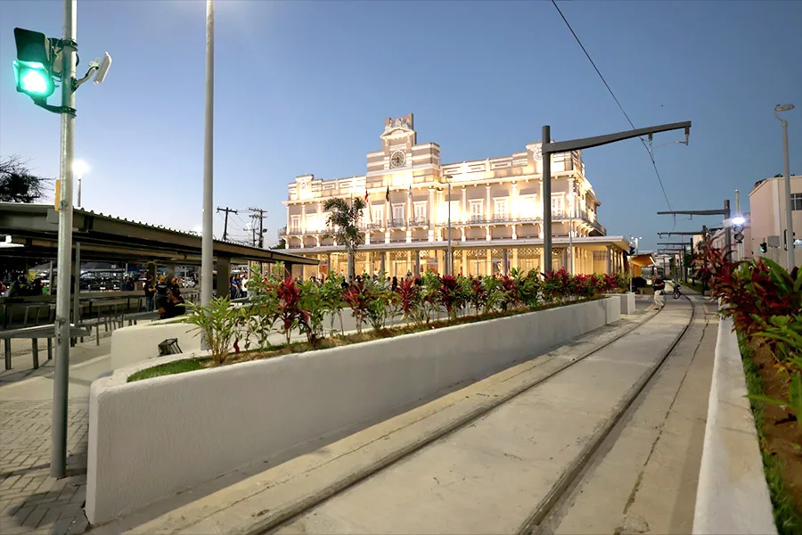 Estado da Bahia entrega revitalização do Largo da Calçada e projeta expansão do VLT até Alagoinhas Estado da Bahia entrega revitalização do Largo da Calçada e projeta expansão do VLT até Alagoinhas