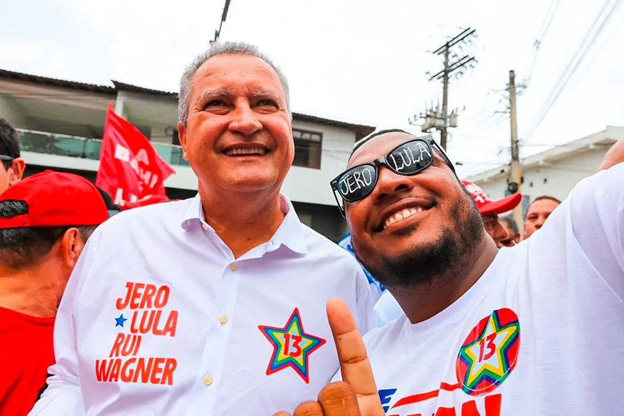 Em Itamaraju, Rui comemora aumento da permanência de estudantes na escola graças ao Pé-de-Meia e ao Bolsa Presença Em Itamaraju, Rui comemora aumento da permanência de estudantes na escola graças ao Pé-de-Meia e ao Bolsa Presença