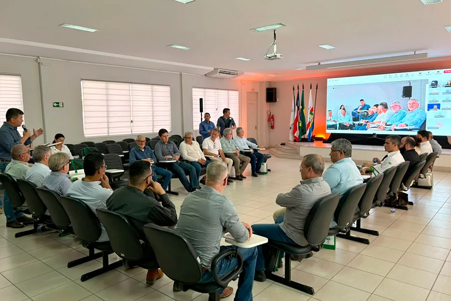 Câmara Setorial do Cacau debate integração entre polos produtivos e fortalecimento do cooperativismo na Bahia