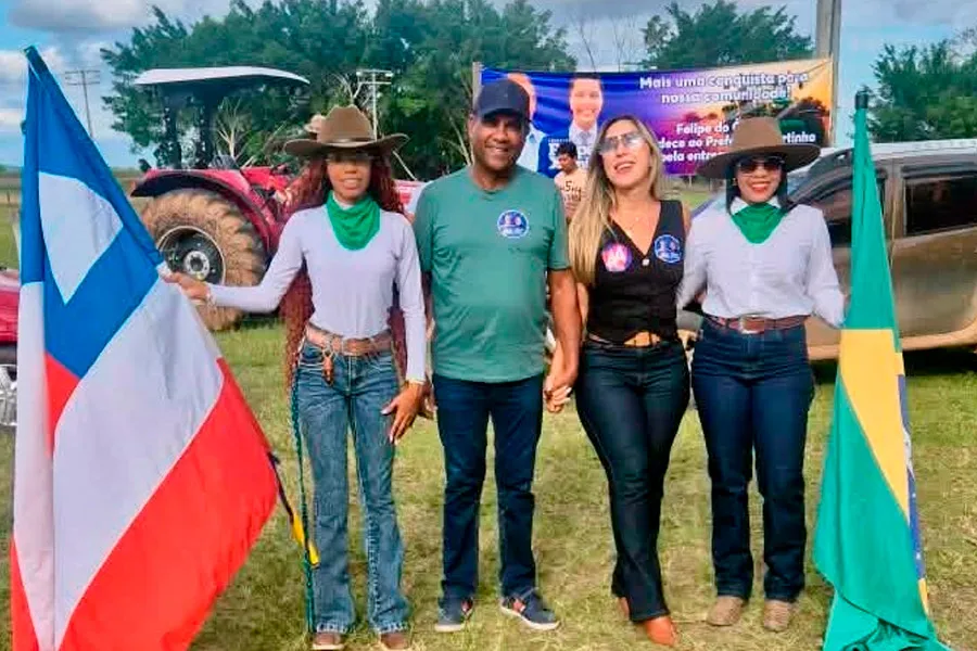 Prefeito faz entrega de Trator Agrícola à associação de Taquarinha durante 5ª Cavalgada entre Amigos