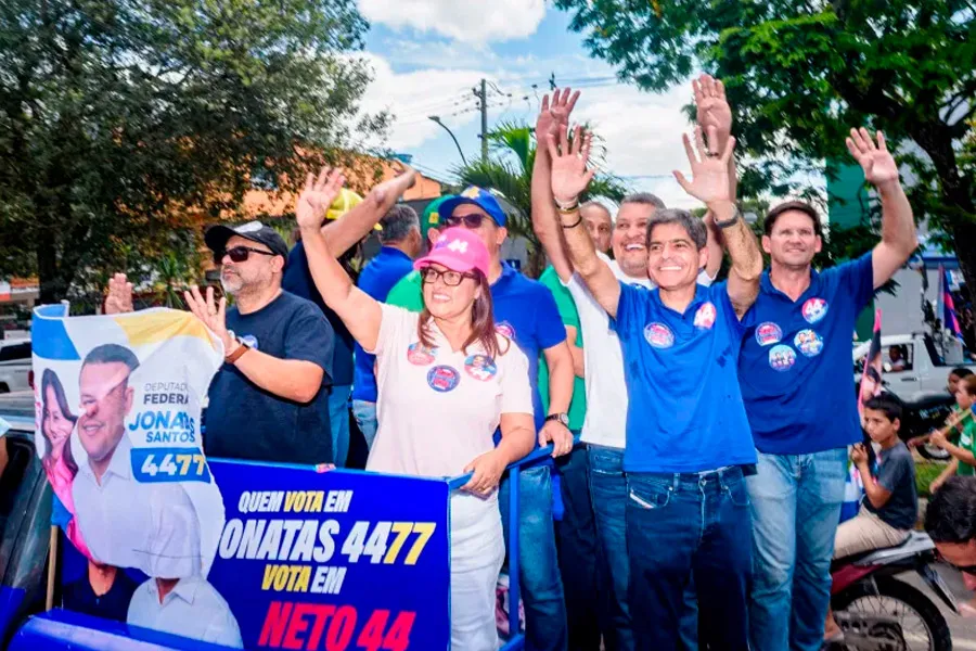 CandidatoJonatas Santos mostra força política ao lado de ACM Neto e Kátia Oliveira