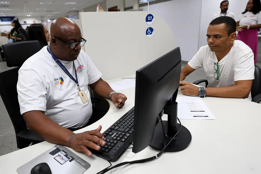 Estado da Bahia amplia oportunidades de trabalho para pessoas com deficiência com 430 vagas Estado da Bahia amplia oportunidades de trabalho para pessoas com deficiência com 430 vagas