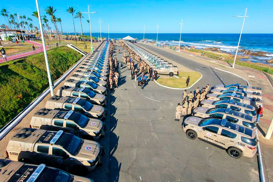 Novas viaturas fortalecem policiamento em 22 municípios e na capital baiana Novas viaturas fortalecem policiamento em 22 municípios e na capital baiana