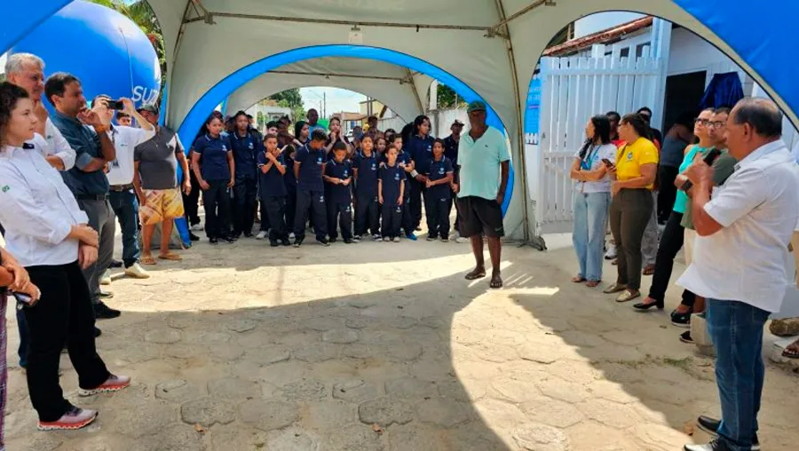 Fábrica de Gelo de Mucuri é inaugurada em parceria entre Suzano, Prefeitura e Colônia de Pescadores Fábrica de Gelo de Mucuri é inaugurada em parceria entre Suzano, Prefeitura e Colônia de Pescadores