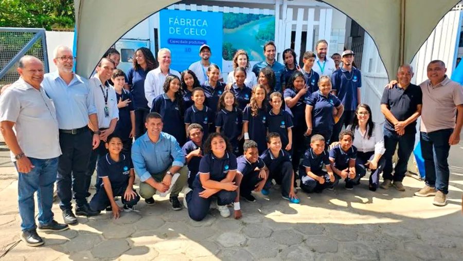Fábrica de Gelo de Mucuri é inaugurada em parceria entre Suzano, Prefeitura e Colônia de Pescadores Fábrica de Gelo de Mucuri é inaugurada em parceria entre Suzano, Prefeitura e Colônia de Pescadores