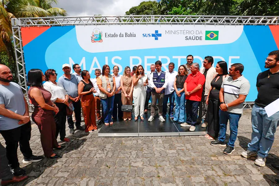 Estado e Ministério da Saúde ampliam assistência do SUS no interior da Bahia com entrega de vans e unidades odontológicas móveis Estado e Ministério da Saúde ampliam assistência do SUS no interior da Bahia com entrega de vans e unidades odontológicas móveis