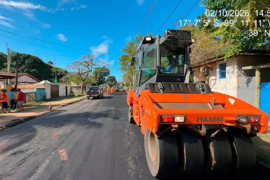 Asfaltamento começa em Cumuruxatiba e avança na melhoria da infraestrutura do distrito Asfaltamento começa em Cumuruxatiba e avança na melhoria da infraestrutura do distrito