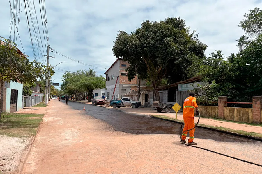 Asfaltamento começa em Cumuruxatiba e avança na melhoria da infraestrutura do distrito Asfaltamento começa em Cumuruxatiba e avança na melhoria da infraestrutura do distrito