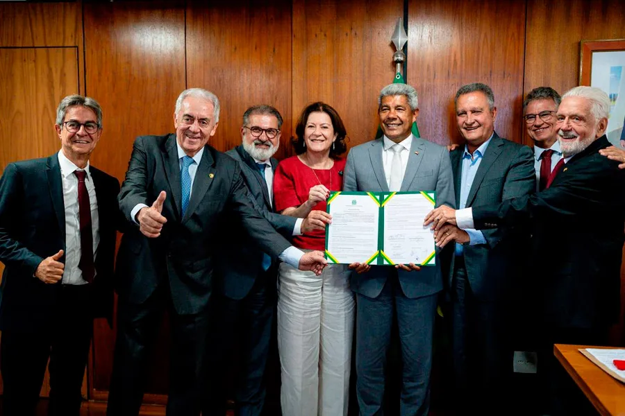 Em Brasília, Wagner celebra convênio de mais R$ 3 bilhões para a Ponte Salvador-Itaparica: ‘Obra pegou ritmo’