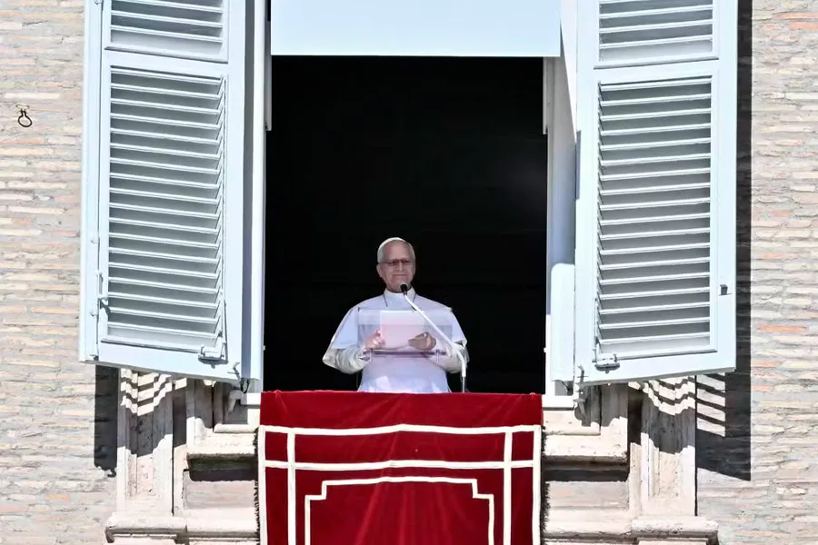 Papa Leão XIV é diagnosticado com câncer e tem parte do pulmão removido