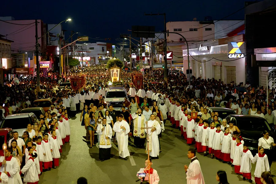 Governador Jerônimo Rodrigues participa de celebração em homenagem a Santa Teresa, em Ribeira do Pombal