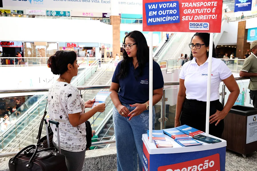 Blitz orienta passageiros sobre gratuidade do transporte no segundo turno das Eleições 2026