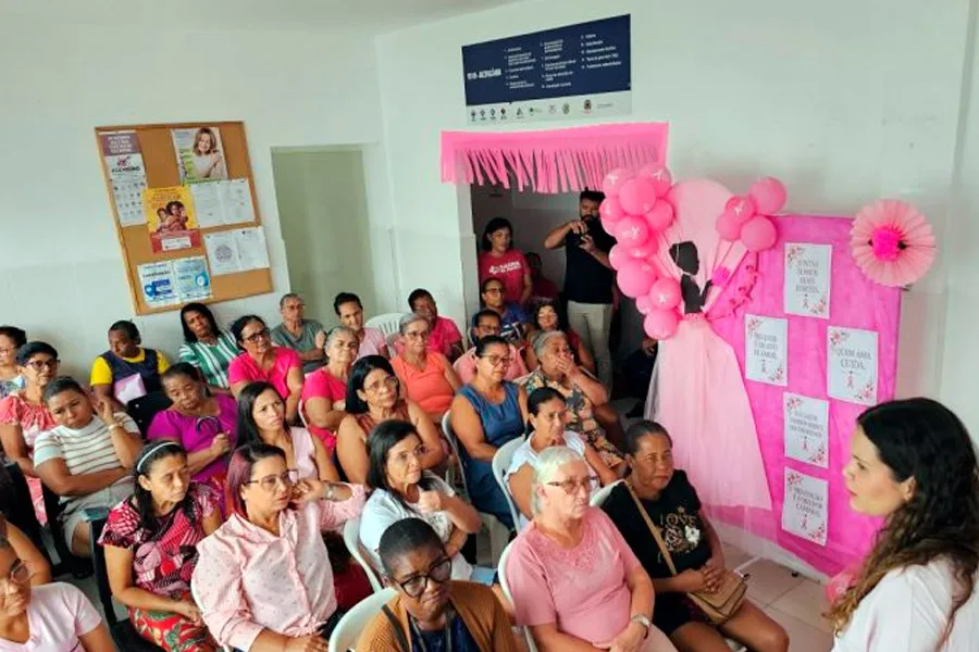 Mulheres de Itabatã protagonizam ação do “Outubro Rosa” em defesa da saúde, da prevenção e do autocuidado