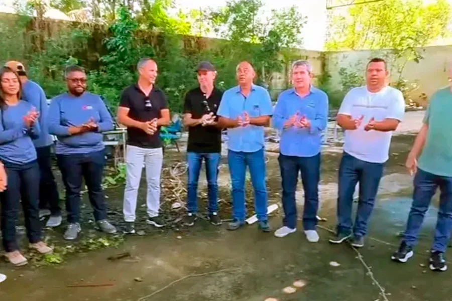 Prefeito Bemtivi inicia obra de nova quadra escolar em Ibirajá