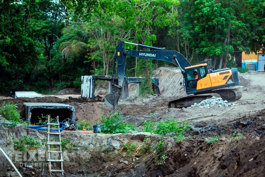 Prefeitura dá continuidade às obras de drenagem na área do futuro Parque Ecológico