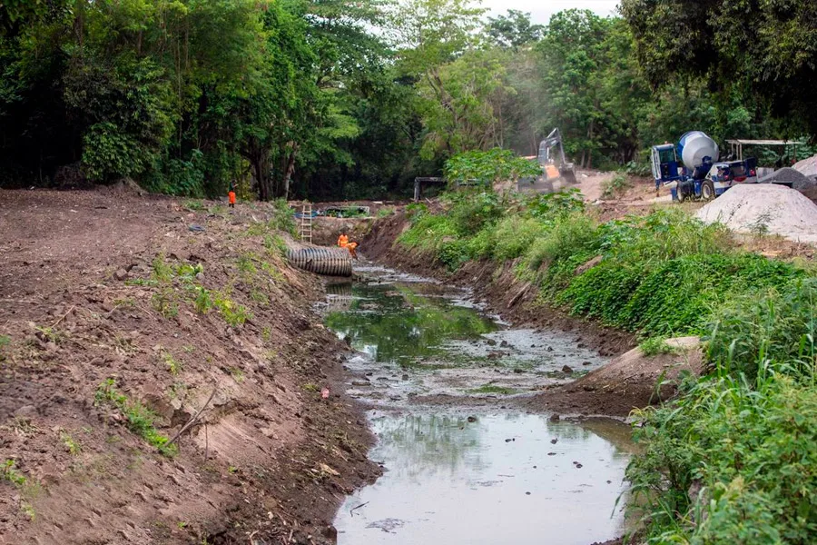 Prefeitura dá continuidade às obras de drenagem na área do futuro Parque Ecológico