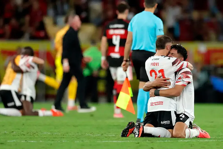 Estudiantes bate o Flamengo e Palmeiras terá revanche pelo tetra da América