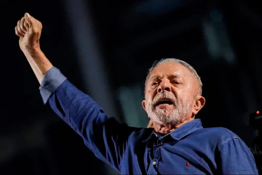 Dias após vitória eleitoral, Lula completa 81 anos e publica vídeo de agradecimento a Deus e ao povo brasileiro