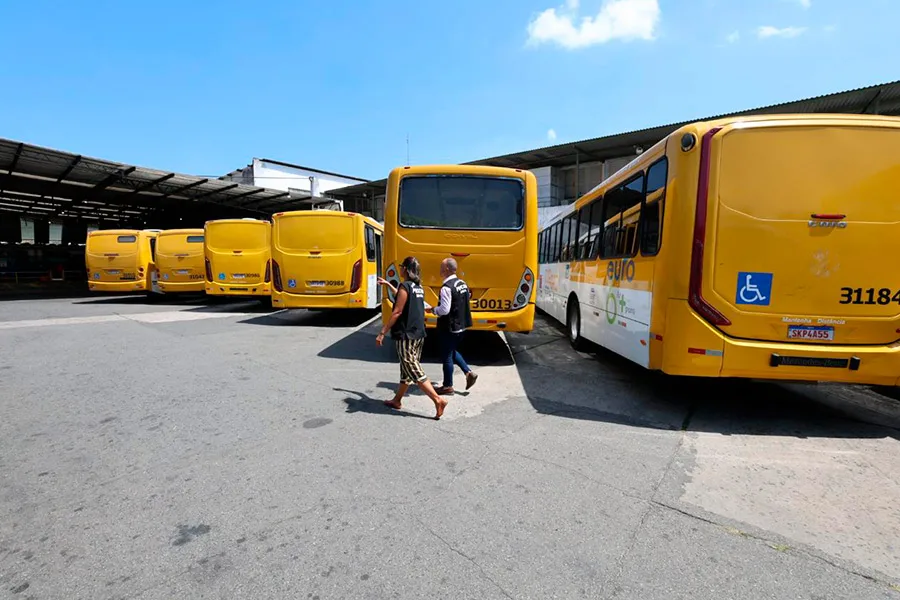 PGE e Procon da Bahia levam à Justiça e à polícia denúncias sobre 944 ônibus parados em Salvador no segundo turno da eleição