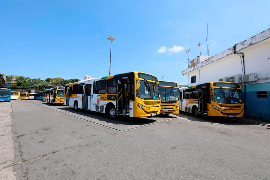 PGE e Procon da Bahia levam à Justiça e à polícia denúncias sobre 944 ônibus parados em Salvador no segundo turno da eleição