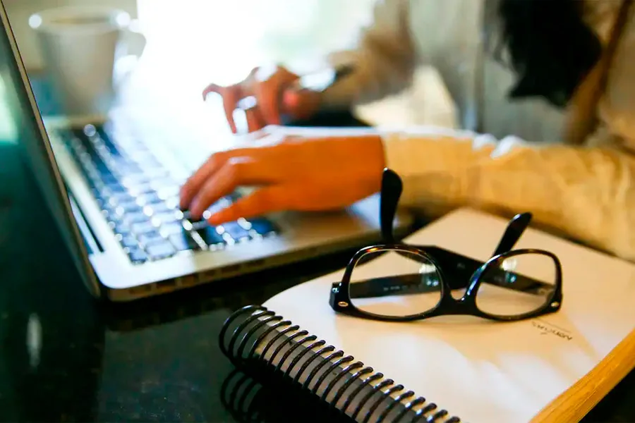 Programa oferece cursos gratuitos sobre IA para professores
