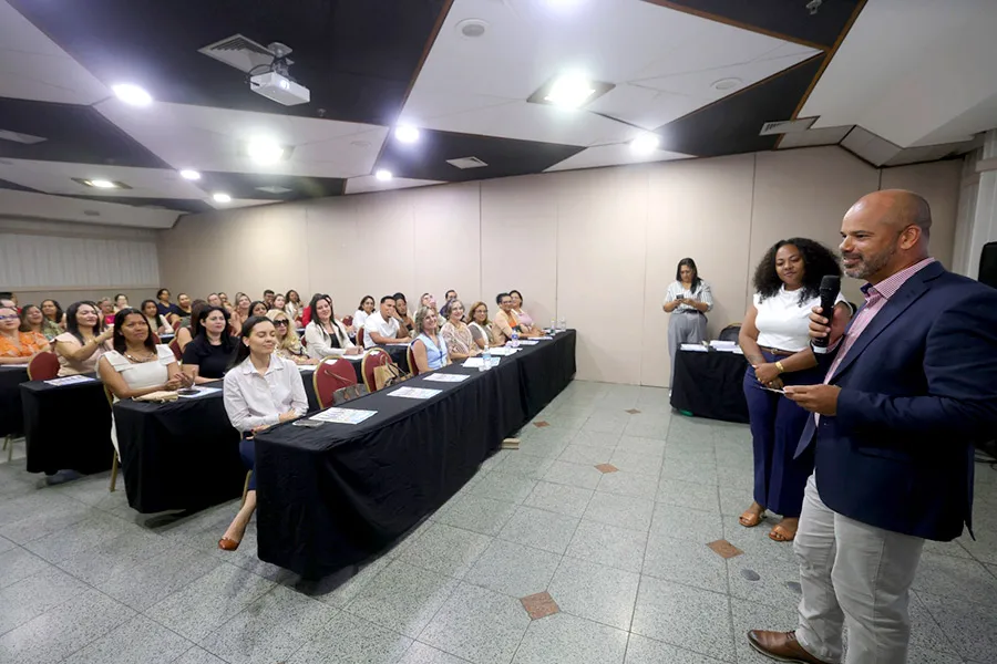 SEC capacita 210 profissionais para coordenar aplicação das provas do Sabe 2026