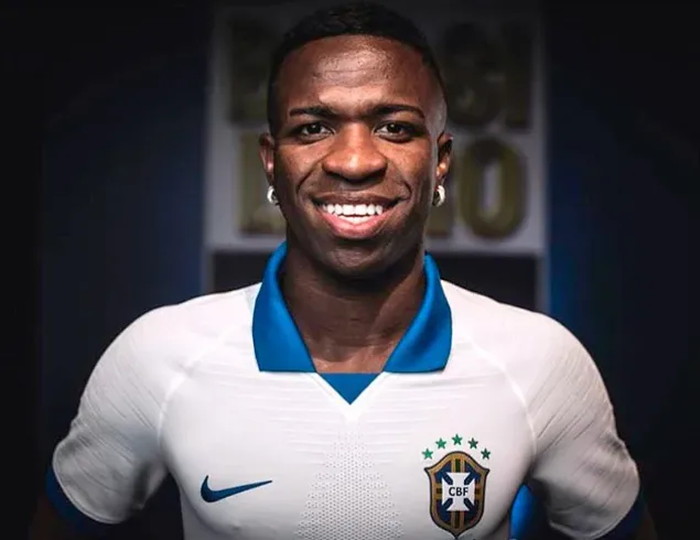 A alternativa à amarelinha: polarização e futebol