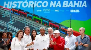 Ao lado de Lula, Jerônimo autoriza nova etapa do VLT e avanço do metrô em Salvador