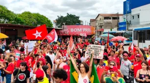 Apoiadores de Lula lotam as ruas neste sábado em Teixeira de Freitas