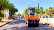 Asfaltamento começa em Cumuruxatiba e avança na melhoria da infraestrutura do distrito