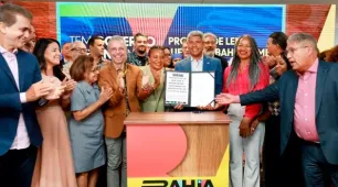 Bahia Filmes: Projeto de Lei que cria a primeira empresa estadual do audiovisual do Brasil é entregue à Alba