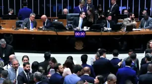 Câmara aprova urgência para suspender decreto do IOF