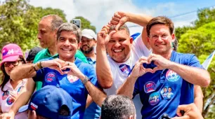 CandidatoJonatas Santos mostra força política ao lado de ACM Neto e Kátia Oliveira
